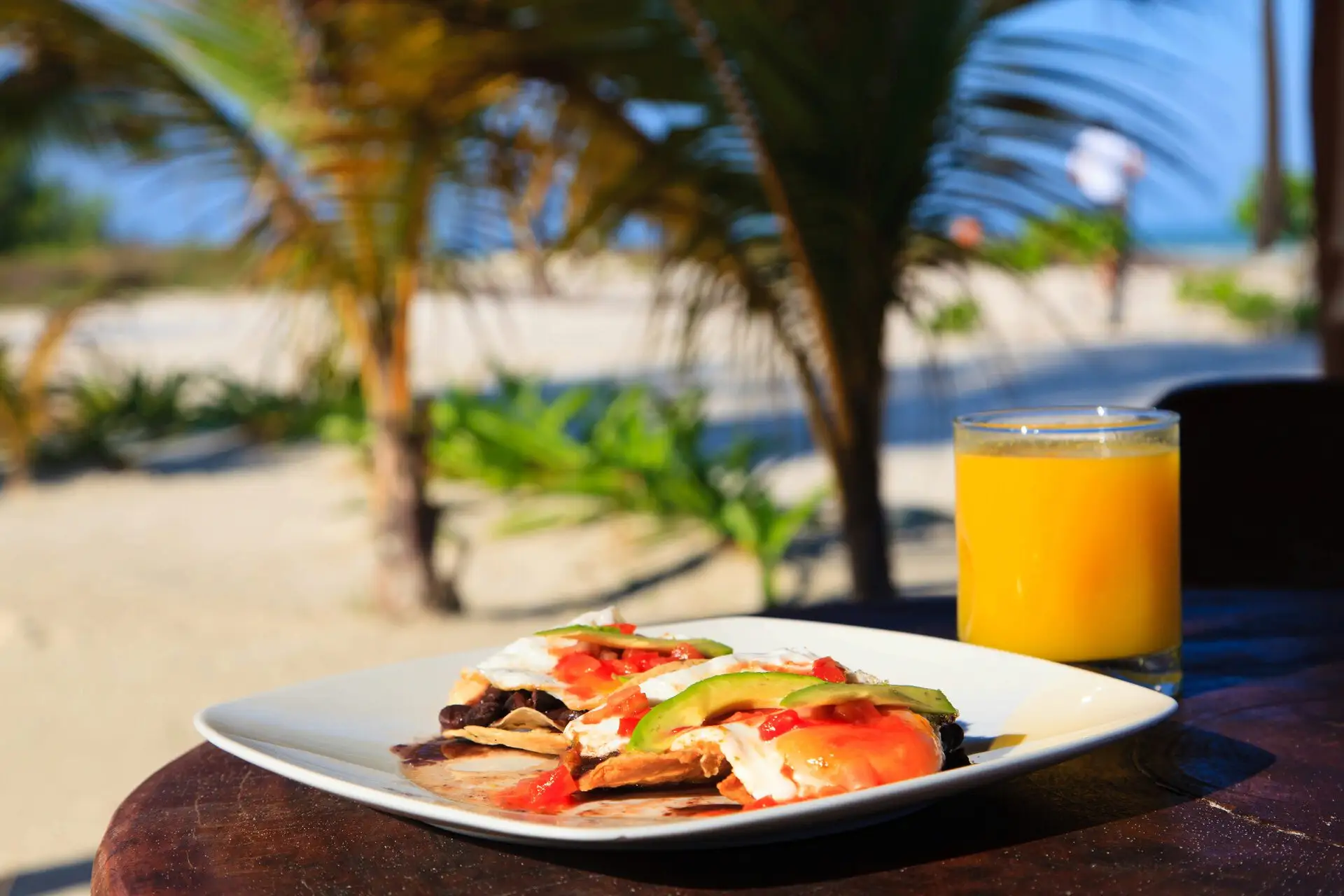 Cómo comer sano durante las vacaciones sin perderse nada