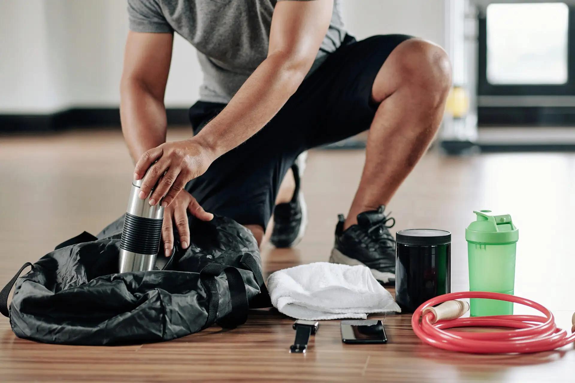 Hacer la maleta para el gimnasio: 10 elementos imprescindibles en tu bolsa del gimnasio