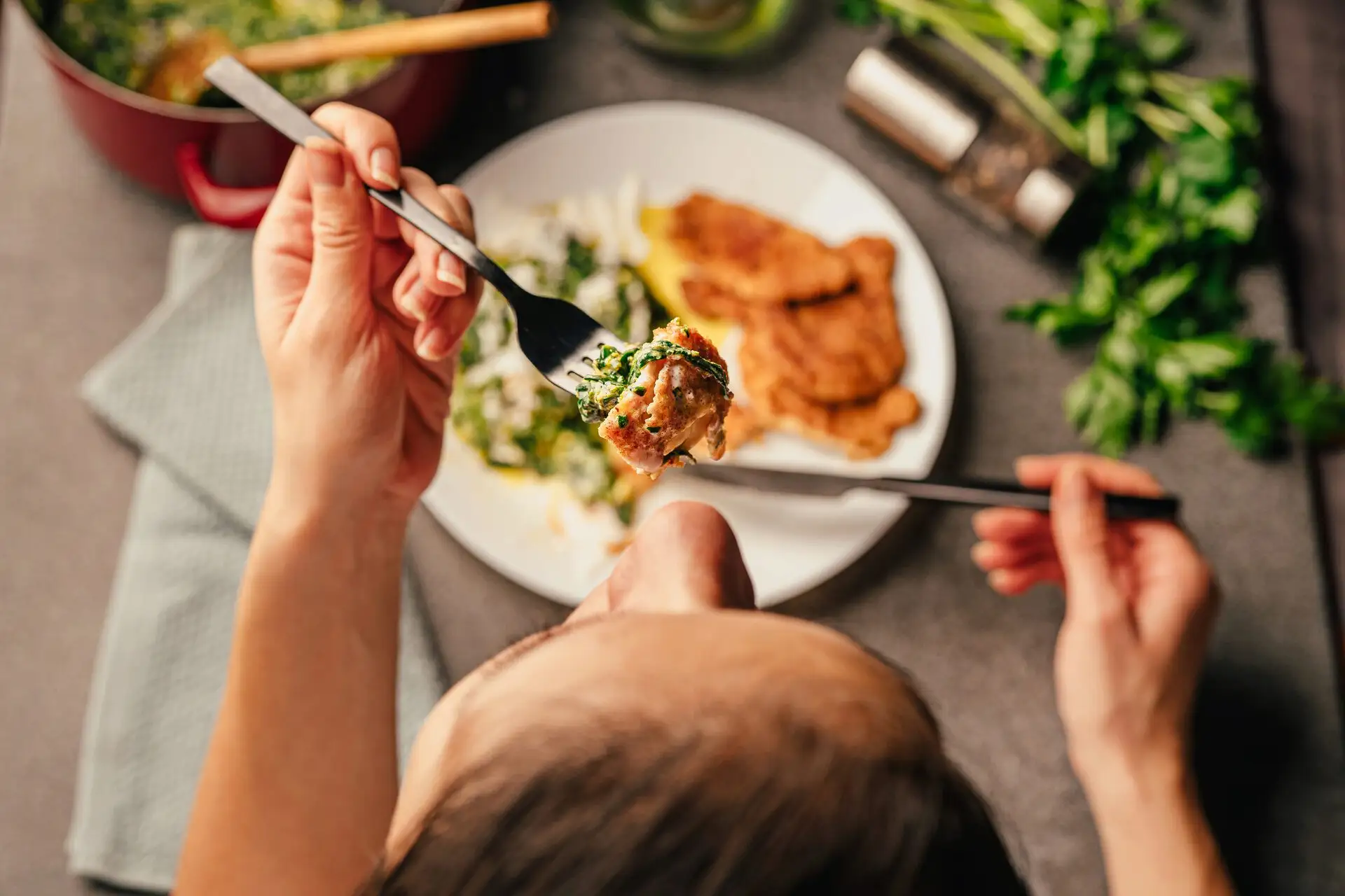 Mažai angliavandenių ir keto dieta: svorio metimo strategijos jums